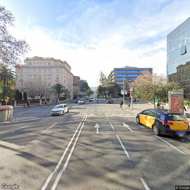 bicibusbcn's tweet image. #ViaAugusta ~núm.250 #Barcelona
De 6 carriles se han pacificado 2 para #CarrilBici (estrenado en agosto)...

⚠️‼️pues el nuevo consistorio @pscbarcelona decidido a deshacer el CB y revertir la #AutopistaUrbana