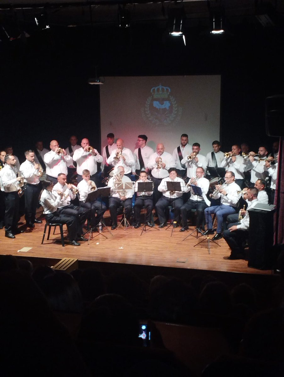 𝟭𝟰/𝟭𝟬/𝟮𝟯. Una fecha grabada a fuego.

Ayer nos presentamos oficialmente en un Concierto que quedará para la historia. Un día de emociones que marca un punto de inflexión.

Gracias a todos los que lo han hecho posible, y en especial a la Junta de Distrito de Churriana.