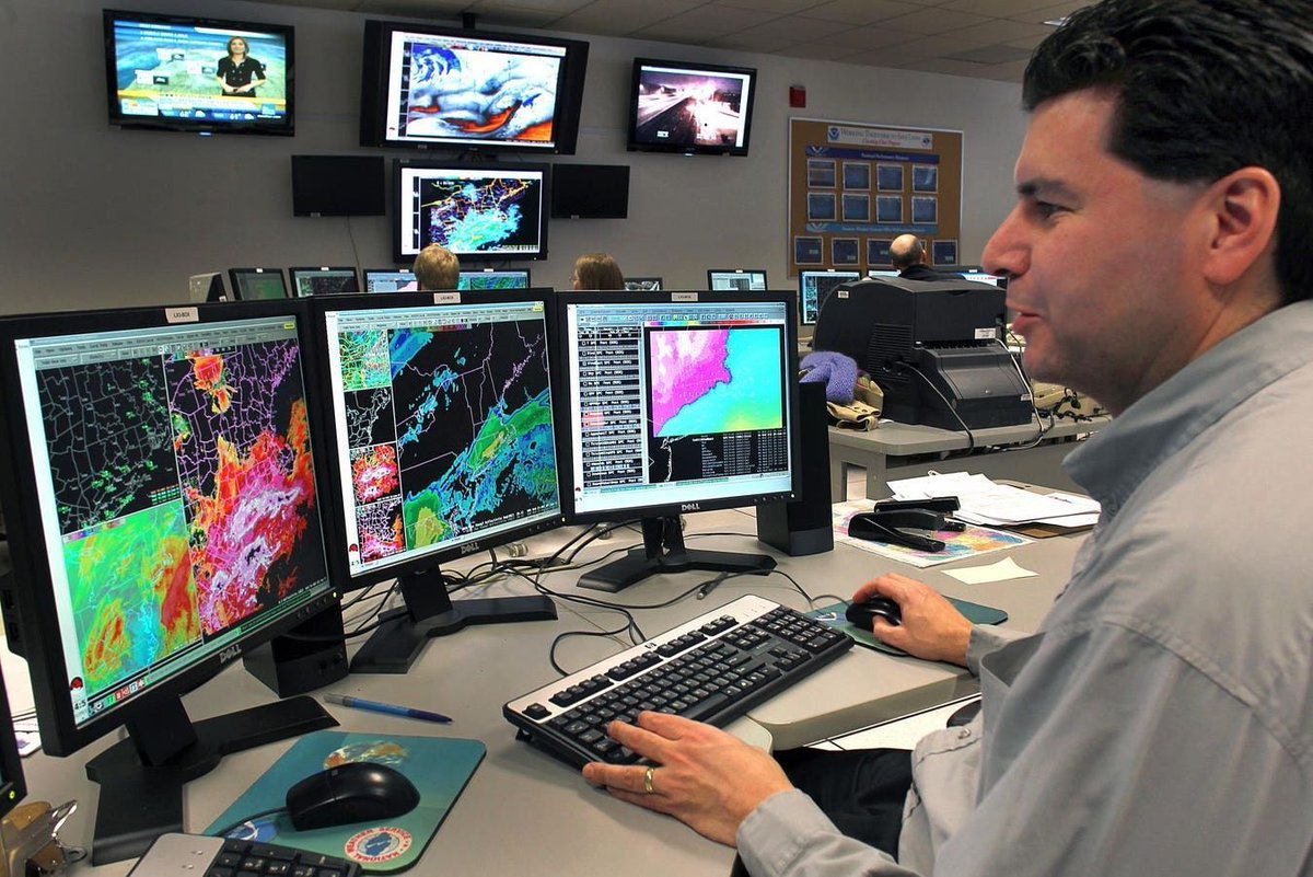 arantec's tweet image. Weather forecasting is both an art and a science. Explore how meteorologists use various models and ensemble techniques to provide more reliable and less risky predictions 🌎⚙️ forbes.com/sites/jimfoers… 📣 @forbes #Forecasting #WeatherModels