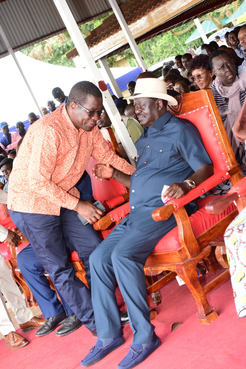 OyulaJohn's tweet image. @OpiyoWandayi consulting the Enigma. Baba's love is sufficient. 
#TheIntellectual
#SharedProsperity 
#BabasFinest