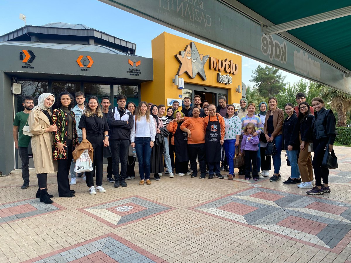 Topluluğumuzun 2023-2024 Eğitim Öğretim Yılı Tanışma Etkinliğini <a href="/Mutlu_Kafe/">Mutlu Kafe</a> 'de gerçekleştirdik. Katılım sağlayan tüm arkadaşlarımıza ve hocalarımıza teşekkür ederiz. Eğitici ve eğlenceli etkinliklerimizde buluşmak üzere