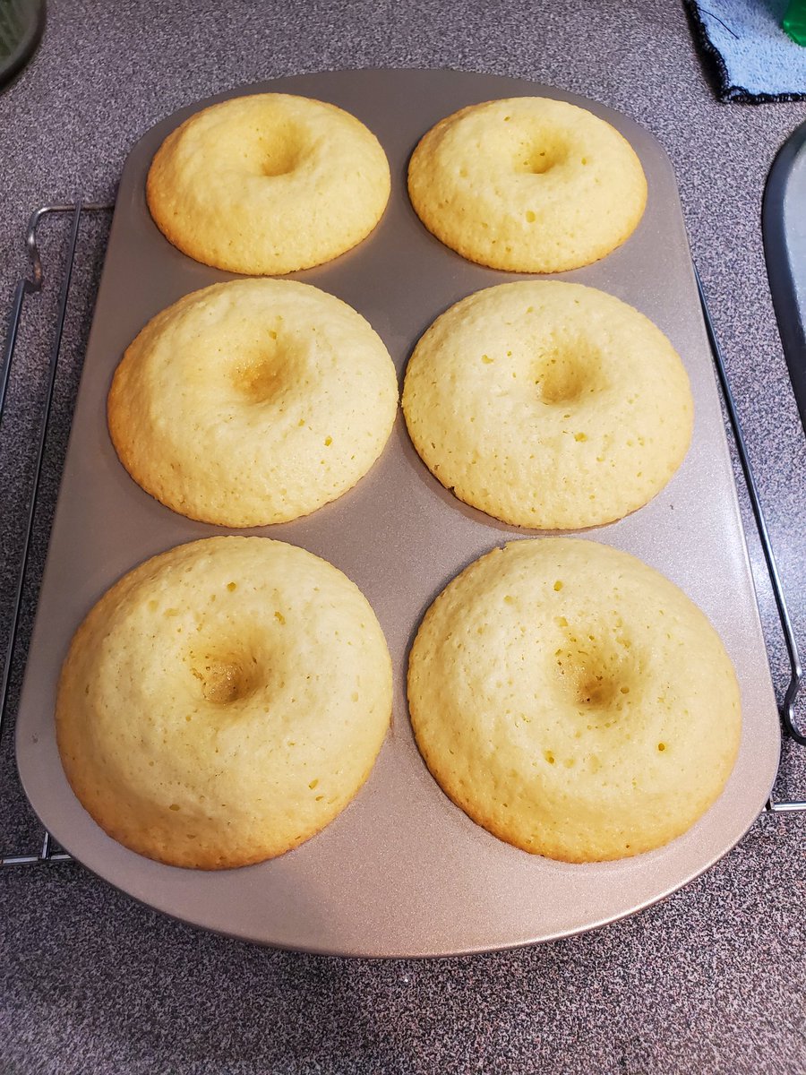 JoeC4281's tweet photo. Thought I would try making
some @PresChoice 
cake Donuts today. 🍩 

#baking 
#cake 
#donuts 
#HeyPC https://t.co/CDXBcmCUSE
