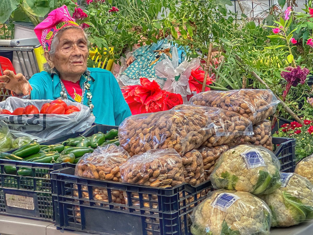 GeoffMoJo's tweet photo. I love Houston’s diversity. Sunday at the Houston Farmers Market - wonderful produce and Mexican delights - including incredible mole pastes. #houston #farmersmarket https://t.co/hLn3hLbPZf