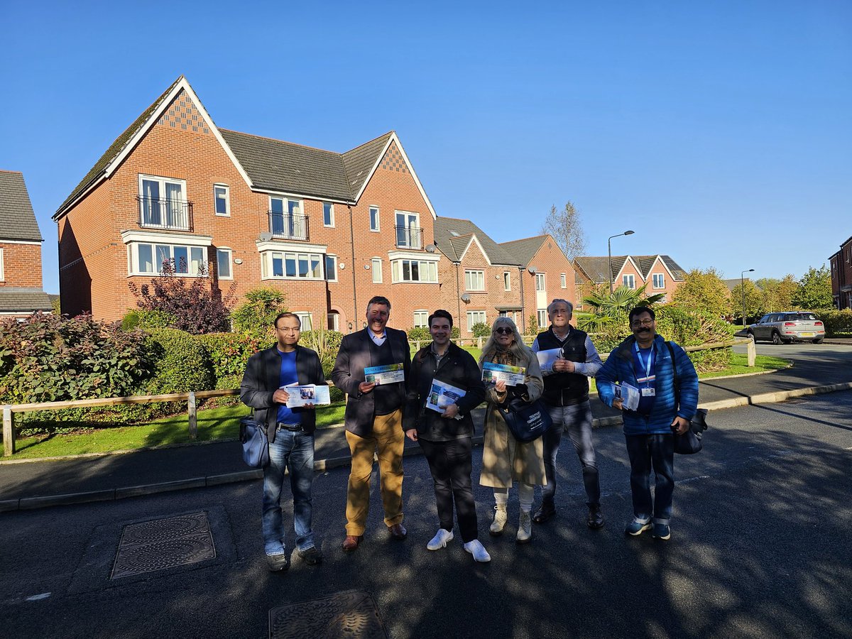 AltSaleCons's tweet photo. Another day out on the doors.
Listening to residents. Fantastic weather and fantastic doors.
#Workingallyear @BroadheathKC @NathanEvansTeam @OliverJCarroll @Rupali_Paul02 @Prakash_Nathani @LauraEvansTeam https://t.co/ToE5iKwJjY