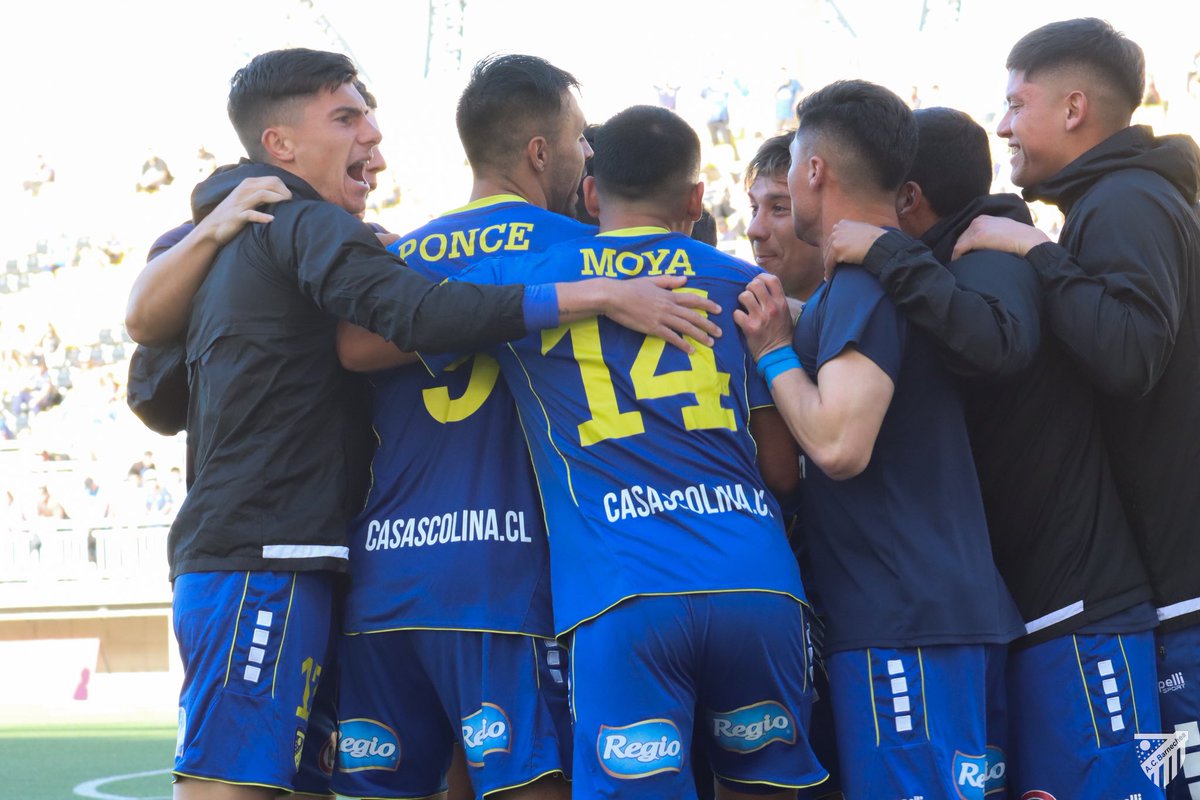 Imágenes del empate en Quillota con el que ponemos fin a esta temporada 2023 🥺

𝐌𝐮𝐜𝐡𝐚𝐬 𝐠𝐫𝐚𝐜𝐢𝐚𝐬 a todos nuestros hinchas por siempre estar presentes en cada estadio donde jugamos 🙌 

#BarnecheadeTodos 🔵🟡