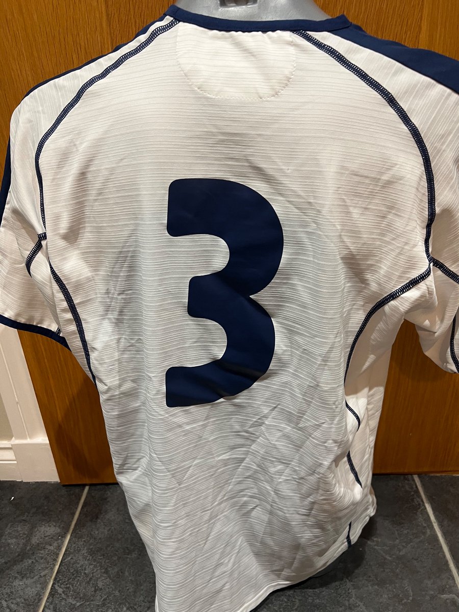 MatchwornStrip's tweet image. A shirt with more than a hint of Scottish heartbreak attached. Gary Naysmith’s worn shirt from the 6-0 Euro 2004 Play Off defeat to the Dutch in Nov 03. Scotland had won the 1st leg 1-0 4 days earlier @kingsoflyon7 @scottishkits2 @ShirtKingSOE