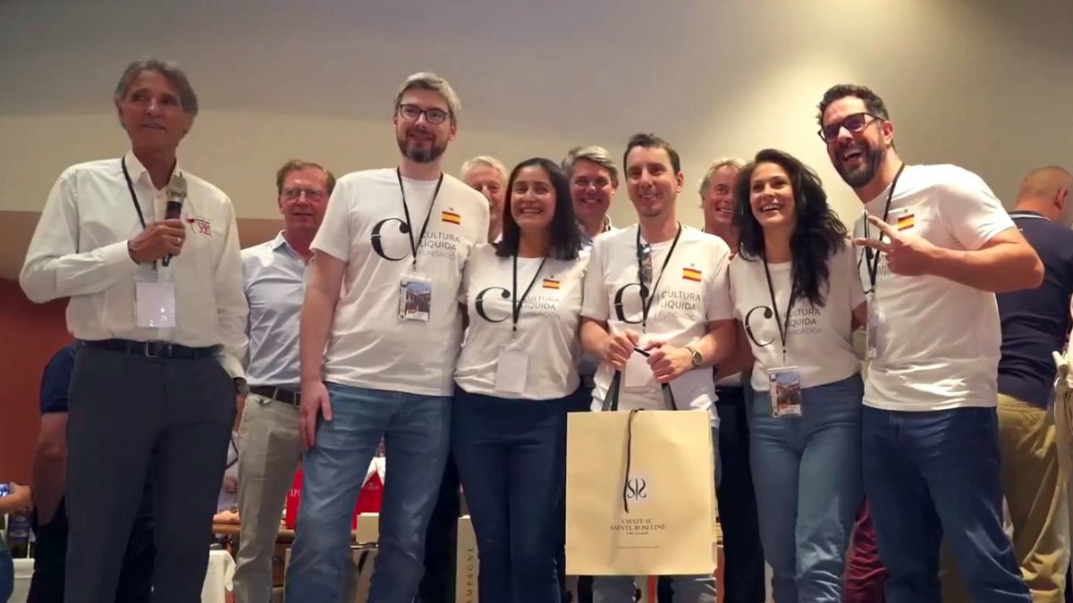 RevistadelVino's tweet photo. España regresa con el cuarto puesto del Mundial de Cata a Ciegas que se ha celebrado en la Provenza francesa. El equipo español estaba formado por David Selma, Yana Markos, Paulius Gudinavicius y Valeria Valdebenito con Daniel Monsonís como entrenador. https://t.co/3l6o9a6dRt