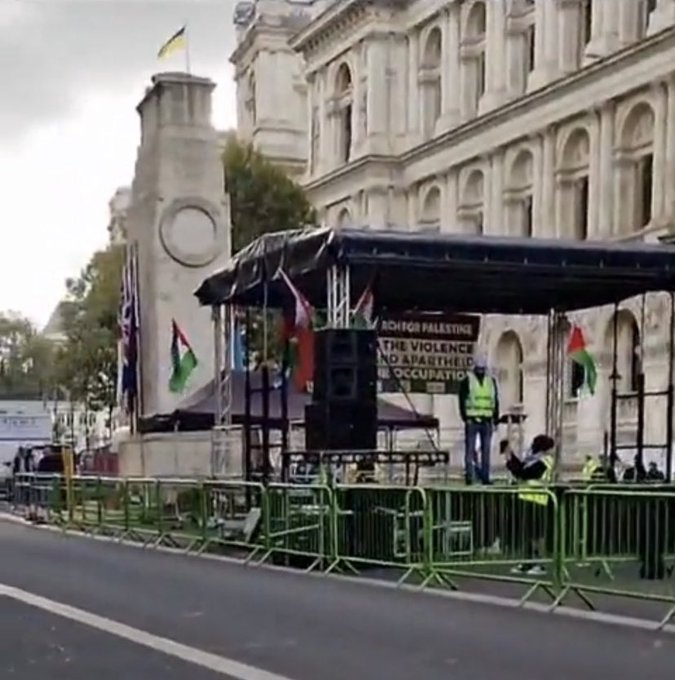 NileGardiner's tweet photo. The Cenotaph is the UK's most sacred war memorial, remembering all who died defending the British people and the British Empire in two world wars.  

The Britain-hating Islamists supporting Hamas terror have no right to be anywhere near this sacred ground. https://t.co/17pd88rrYX