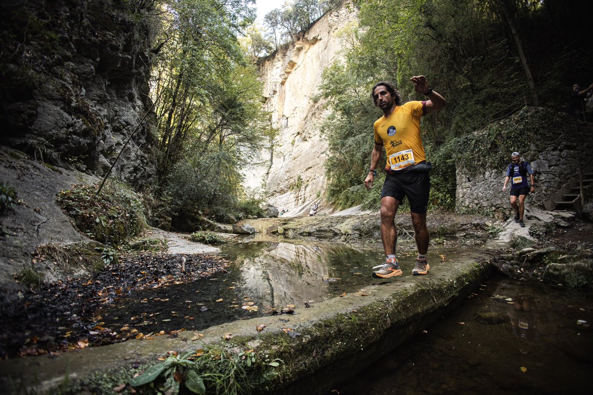 ApostolsdeBacus's tweet photo. Un any més els Apòstols de Bacus no ens podíem perdre la cita del @TraildelBisaura. Quina gran cursa! Quina gran festa! https://t.co/7HSmtesBxf