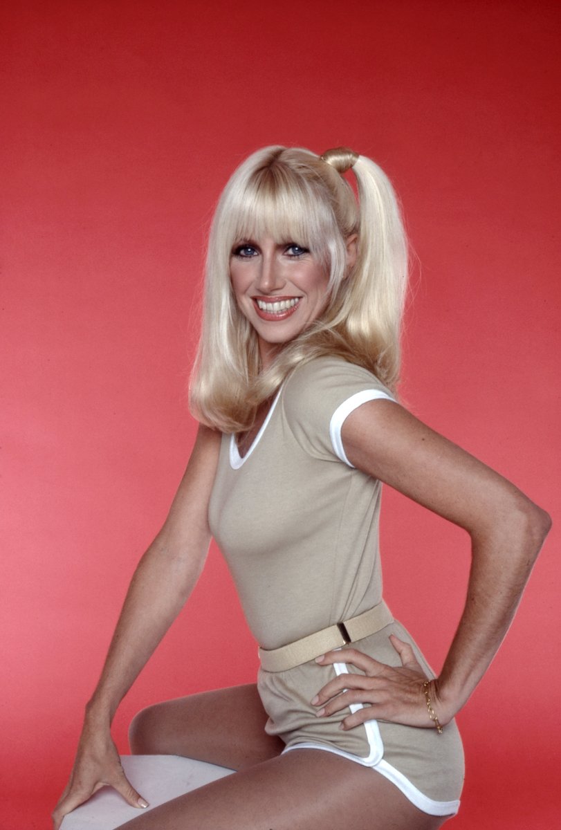 PeterAPeel's tweet photo. Raise a glass to Chrissy Snow at the Regle Beagle tonight, RIP Suzanne Somers. https://t.co/UrJBaxTOGT