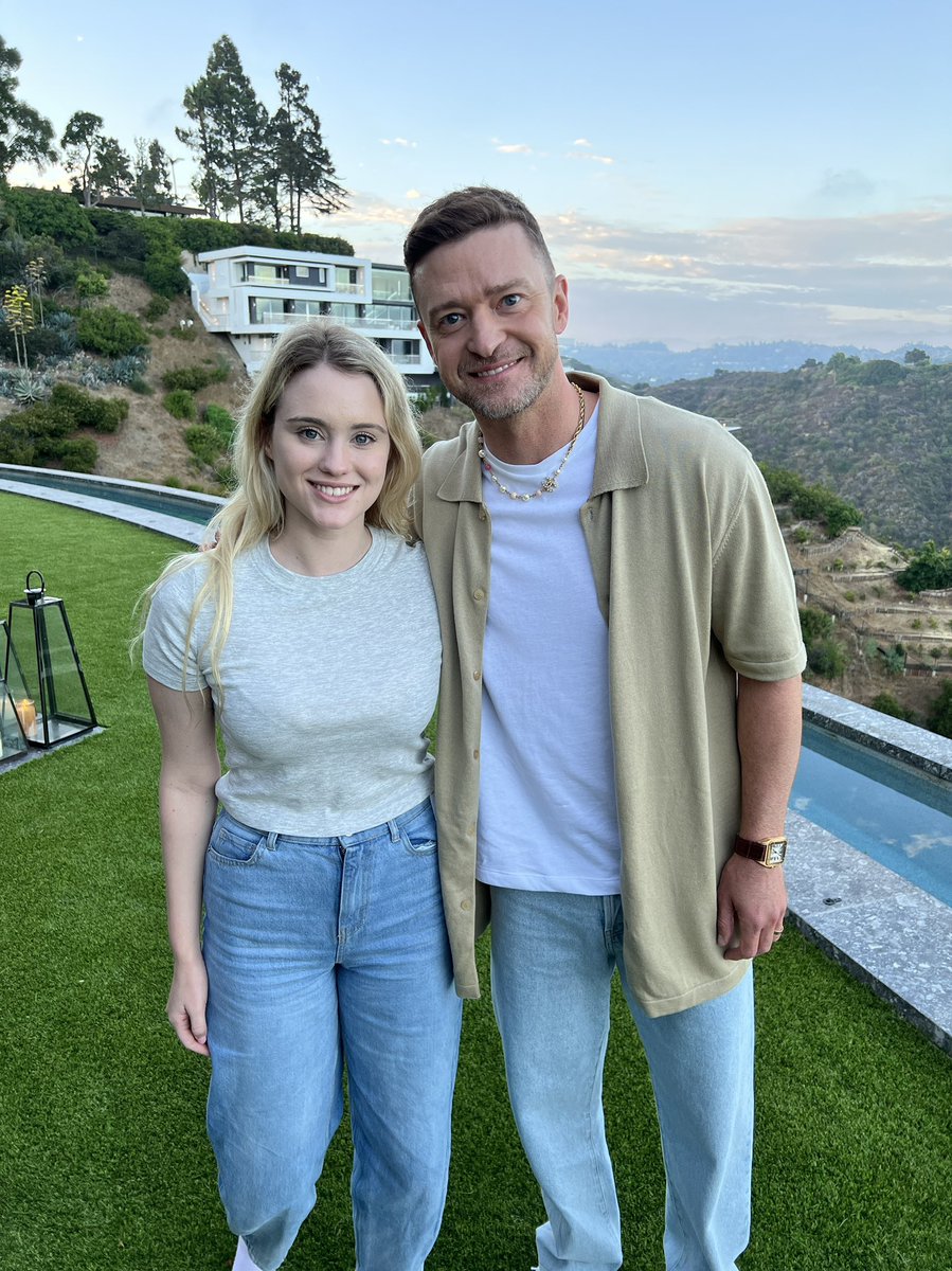 Thea Booysen tweet media