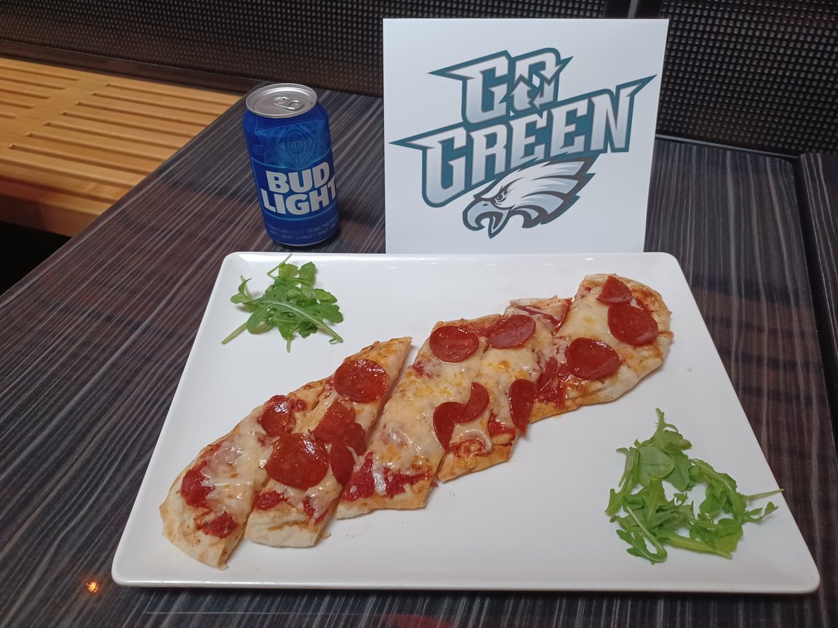 DevilsAlley215's tweet photo. Go Birds!!!
#FlyEaglesFly #Eagles #aGoBirds #DevilsAlley https://t.co/GvrRT090GE