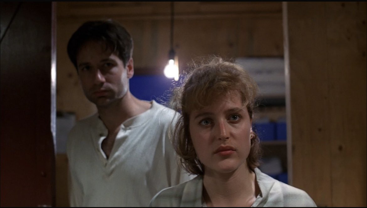 moebocks's tweet image. Spent too much time looking for a picture of Mulder &amp;amp; Scully that could feasibly be the proof of life pic in @SlippinMickeys excellent Proof of Life fic.