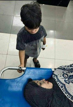 لدماءِ طفلٍ في شوارع غزَّةٍ

أَقِمِ الصلاةَ.. فكلُّ طفلٍ قِبلةْ
#فلسطين_تقاوم #غزة_الآن #غزة_تحت_القصف #اليونيسف #احمد_بخيت