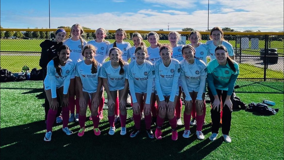 KretzerErin's tweet photo. Another hard fought weekend in Chicago!!⭐️💪 Super happy to be able to take home 4 points!!❤️🔥❤️🔥#SLSGECNLGIRLS #ECNLGirls #MTAG #SLSGSOCCERCLUB @SLSGECNLGirls @ECNLgirls https://t.co/ZN0GPlxMbj