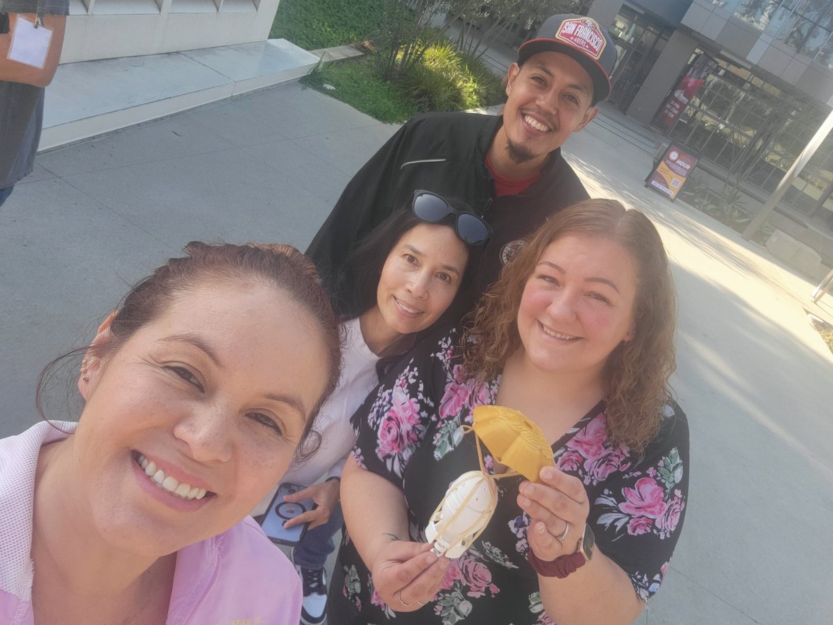 Ms.UvaRox tweet media