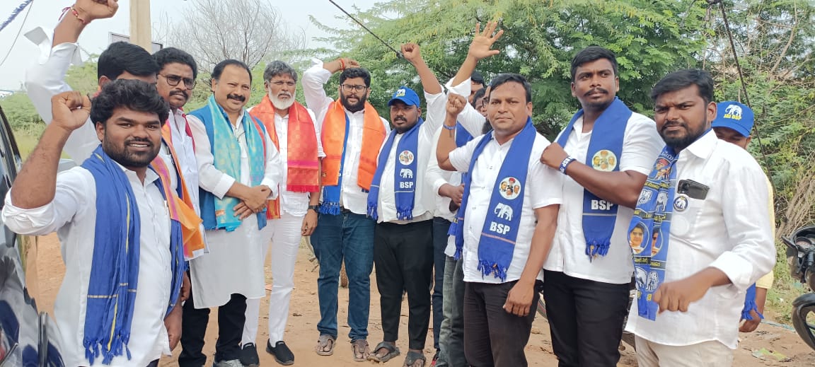 NAkulapally's tweet photo. దేవరకొండ నియోజకవర్గంలో బి యస్ పి పార్టీ కార్యాలయ ప్రారంభోత్సవ కార్యక్రమం @RSPraveenSwaero @venkateshchowan @Swaerossu  @PallaviSwaero3 https://t.co/QkApMuT7vQ