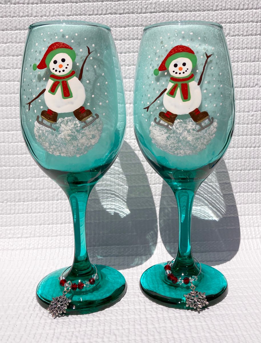 etsy.com/listing/885830… #snowman #snowmanglasses #christmasgift #SMILEtt23 #snowmanlovergift #holidayglasses #etsyhandmade