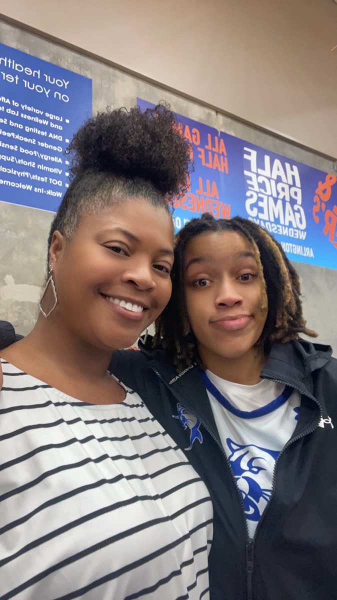 Good to see some of my former players! Proud of y’all! Keep grinding! #BowieAlum 💪🏽💪🏽💪🏽 <a href="/seniya_wilson/">SeniyaWilson</a> <a href="/NevaehBluefer/">Nevaeh Bluefer</a> <a href="/PattonDakia/">Dakia Patton</a> <a href="/coachT_OTD/">Tiara Mitchell</a>