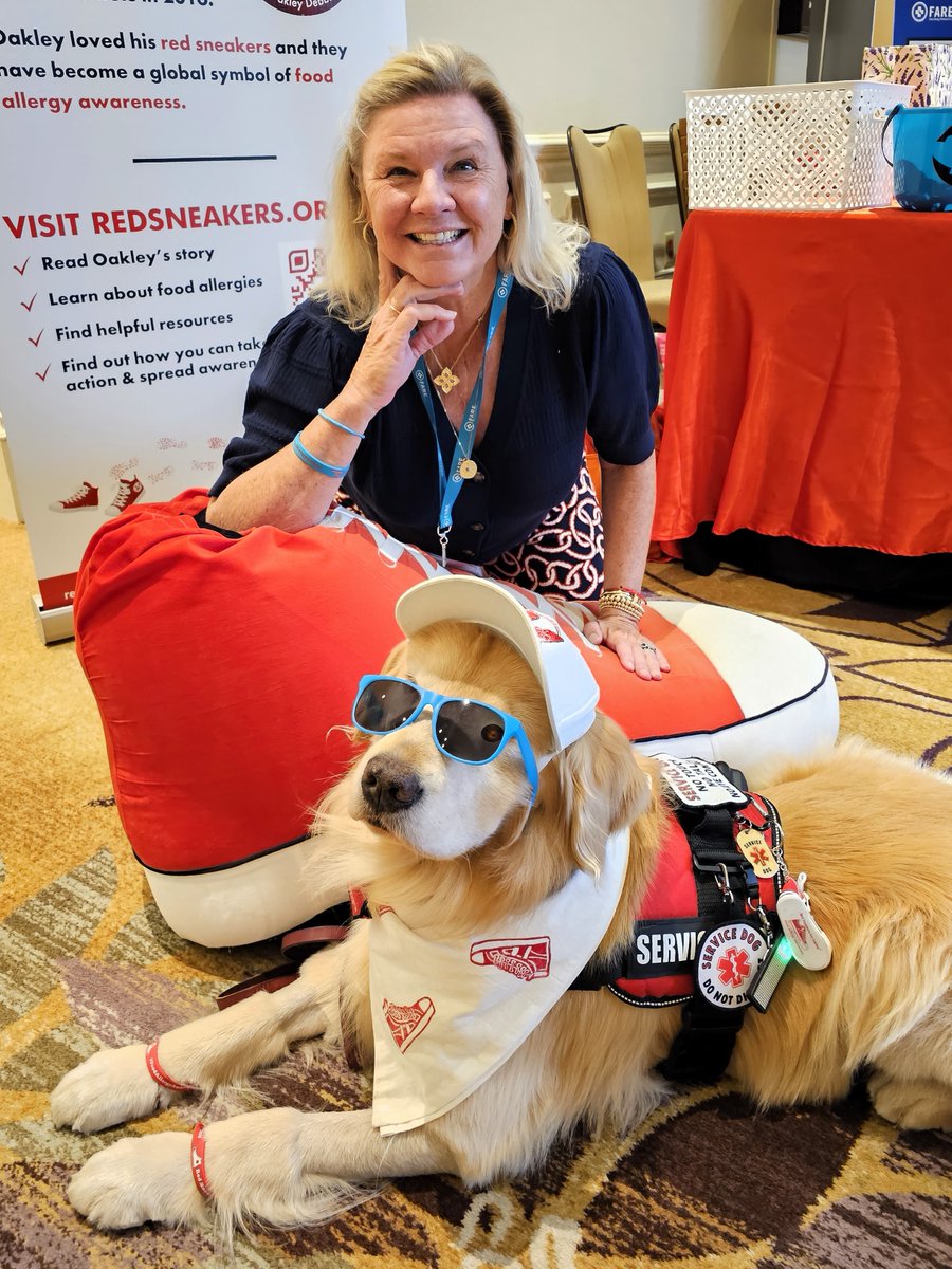 Kobalt_IST_Gold's tweet photo. When meeting one of your heroes is EVERYTHING you thought it would be…&amp; MORE. Merrill Debbs: Mom of Oakley &amp; passionate advocate of #foodallergyawareness.

@oakley_red @FoodAllergy
#RedSneakersForOakley #foodallergies #anaphylaxis #alwayscarrytwo #epifirstepifast
#dogsoftwitter https://t.co/2vSEzQ441J