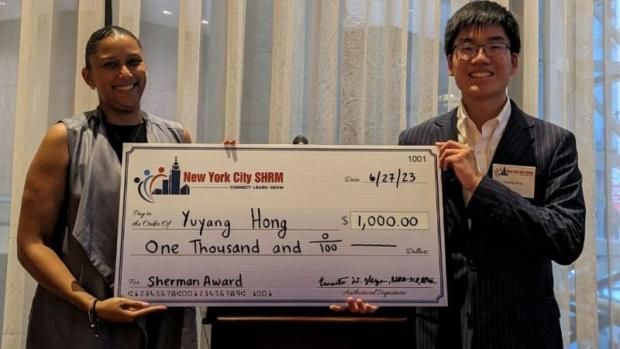 Congratulations to #NYUTandon MOT student &amp; TechSHRM president Howard Hong on being awarded a Sherman Award from <a href="/NYCSHRM/">New York City SHRM</a> 
#NYUTandonMade <a href="/SHRM/">SHRM</a> 
bit.ly/3RWMz5x