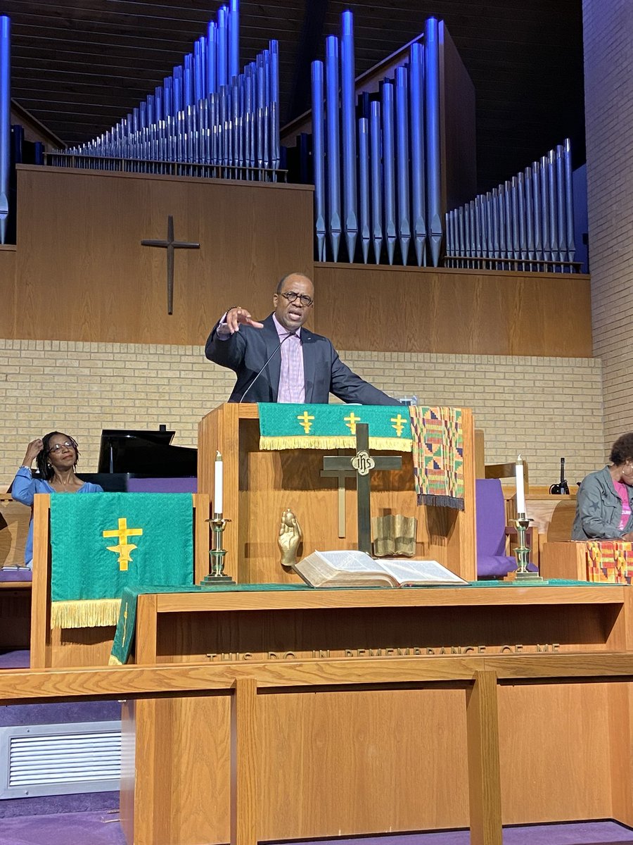 jayaugustine9's tweet photo. Special thx 2 @NatalieforNC & @zackhawkinsnc 4 the #ExcellenceInPublicService Award, presented during @StJosephAME’s #SneakerSunday 4 #youngpeople. 🙏🏾 TGBTG https://t.co/9gVbWvyU5t