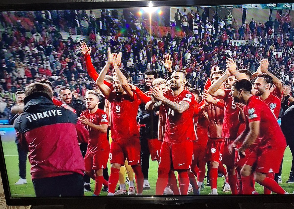 Tebrikler Milli Takım.
Bekle bizi Almanya,
Şimdi Almanya bizi kıskanır işte😁😎