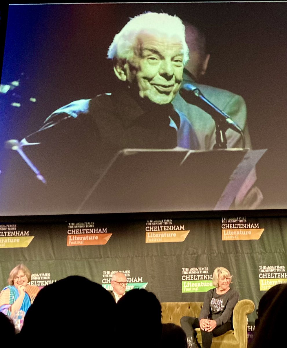 MaggyPigott's tweet image. Memories of #BarryCryer - ‘comedic royalty’, jokes and anecdotes supremo over 6 decades - celebrated at #CheltLitFest by a panel including his son Bob,  #JackDee &amp;amp; #AndyHamilton
😂😂

Showing my age, we saw him at his last #EdFringe show in 2018 - he sang too!