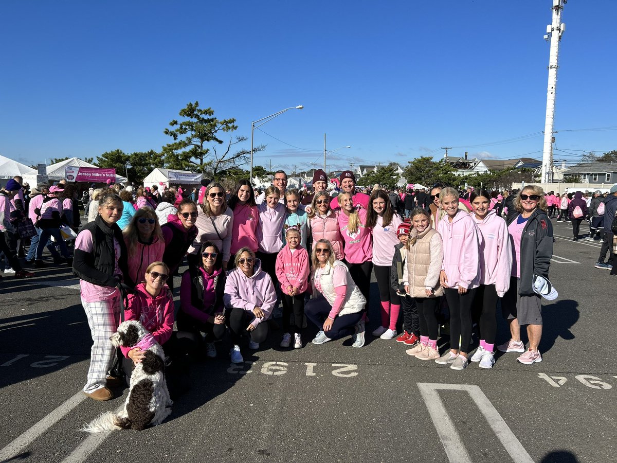 jdolan_21's tweet photo. Unbelievably emotional day at the cancer walk in Point. So proud of Liv for organizing and raising almost $1000 and supporting Jenn and her fight and finding a cure. #Jennstrong #TeamJenninem #cancersurvivor https://t.co/OIPoZnkx33