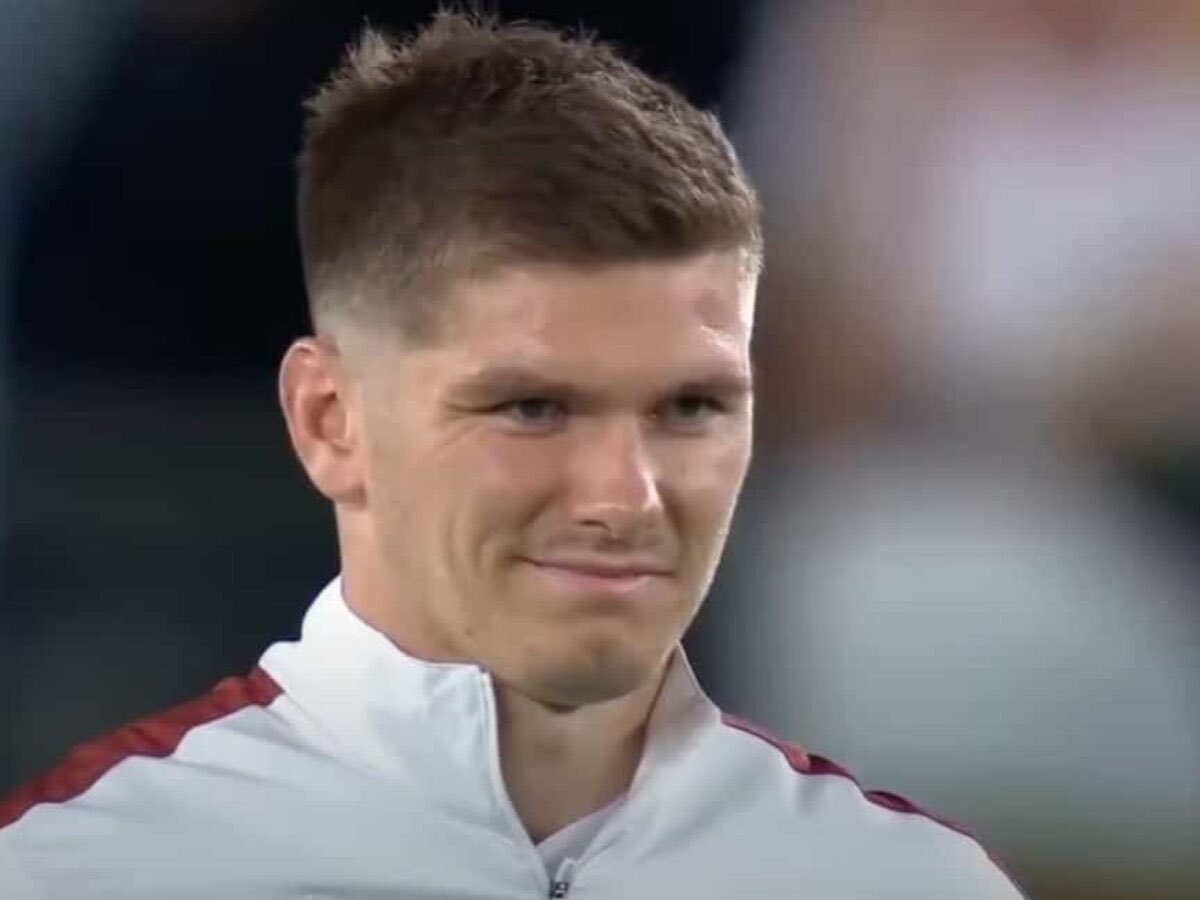Le pire de tout c’est pas la défaite, c’est d’imaginer Owen Farrell comme ça en slip dans sa chambre d’hôtel sur son canapé.

#FRAvAFS 🔵⚪️🔴