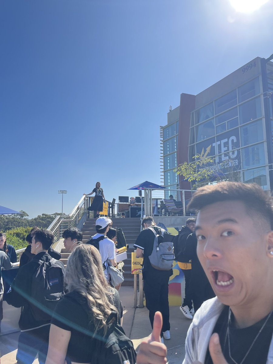 HairyHapa's tweet photo. Had a great time at redbull with da boys and a great time meeting everyone 

🤓 https://t.co/oXdzGDnIVB