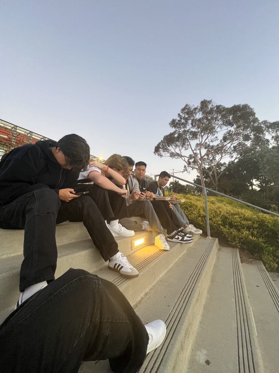 HairyHapa's tweet photo. Had a great time at redbull with da boys and a great time meeting everyone 

🤓 https://t.co/oXdzGDnIVB