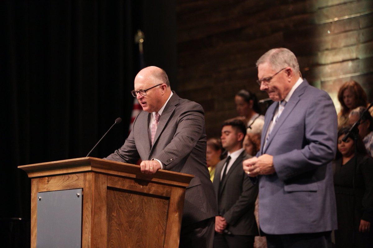 PaulChappell's tweet photo. Wonderful morning of preaching, salvations, baptisms, prayer, and fellowship @lbc_today! I love our church family and am so thankful to pastor God’s people here. https://t.co/d41MgRv6m7