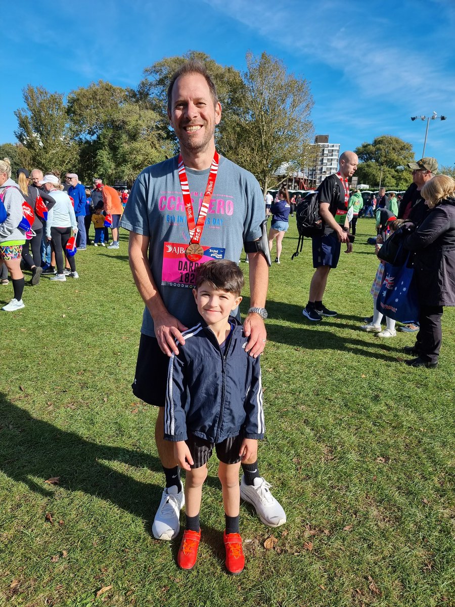 Huge congrats to Darren, who ran the Great South Run today for CCHS UK. Here he is with little CCHSer Charlie, who cheered him on at mile nine!

There's still time to sponsor him, so please do!

<a href="/Great_Run/">Great Run</a> #fundraising #GreatSouthRun #GSR 

justgiving.com/page/darren-wa…