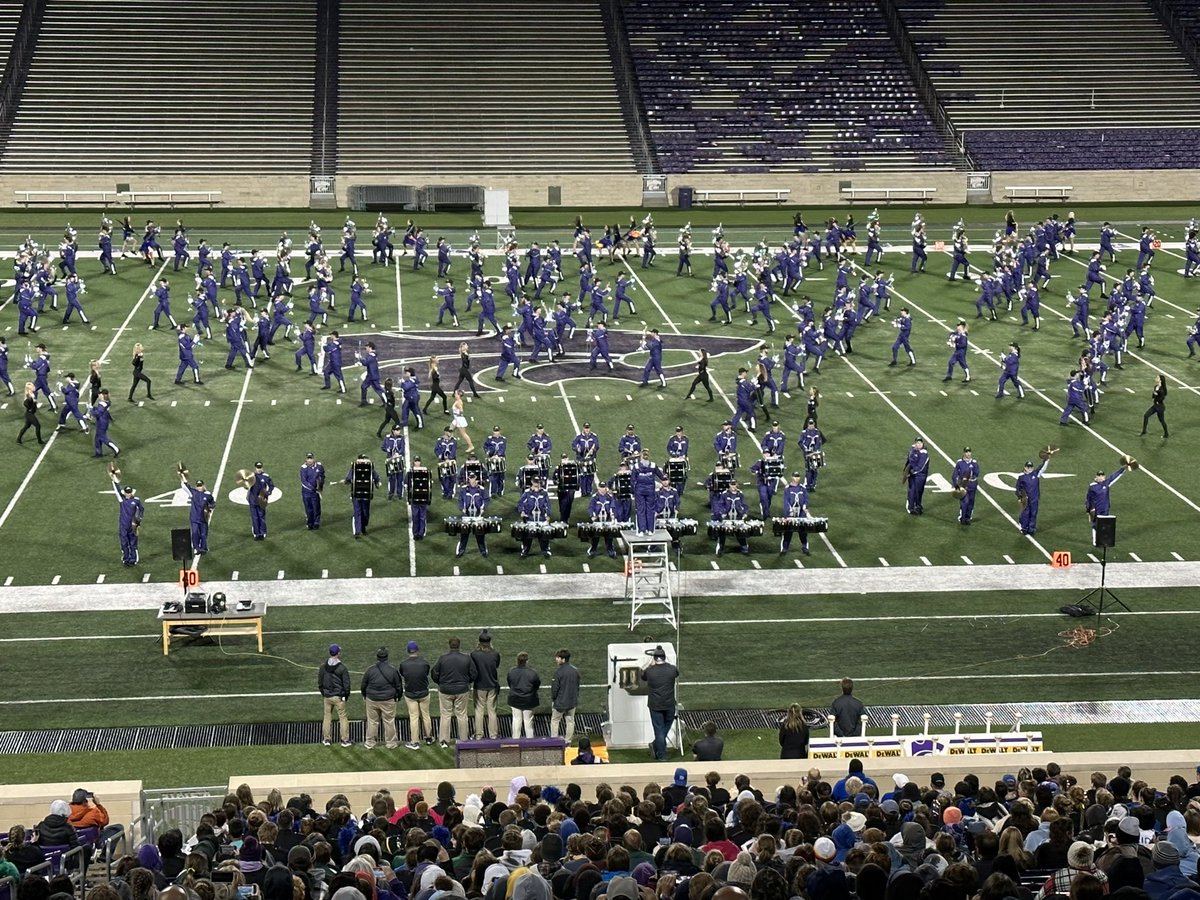 Maize Eagle Bands tweet media