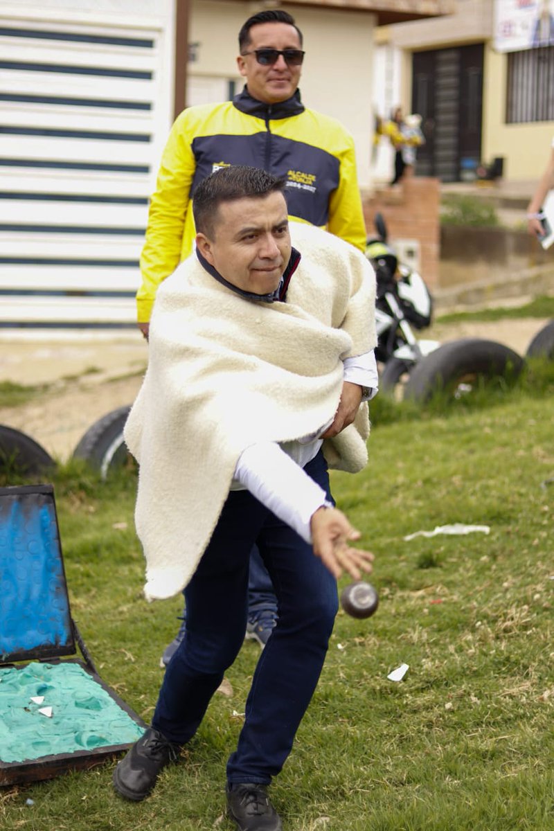 gpinzonb's tweet photo. Vamos calentando motores, porque el próximo 29 de octubre haremos moñona para que #Boyacá sea Potencia de Vida. https://t.co/OxIpnByO3d