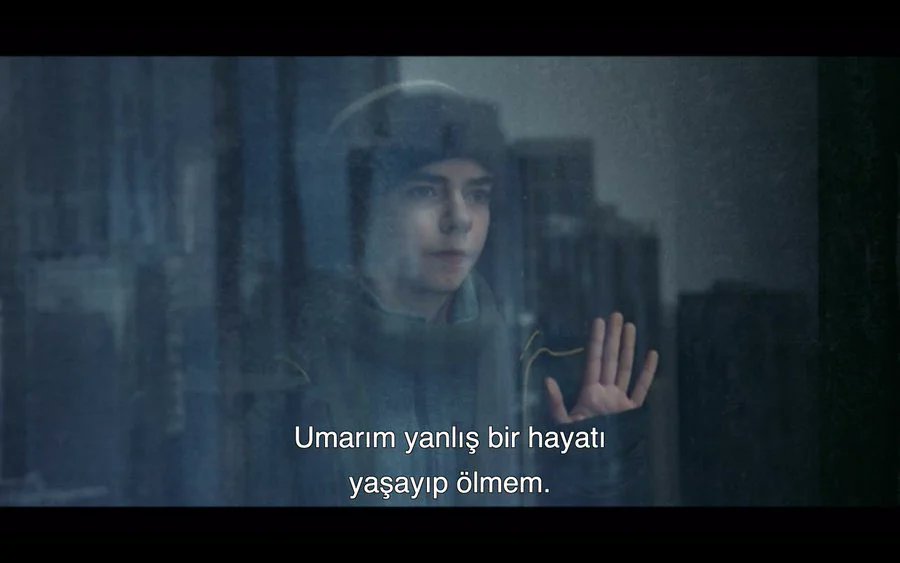 CryptoWolfManTR's tweet photo. ''Umarım yanlış bir hayatı yaşayıp ölmem..'' (Station Eleven) https://t.co/wweg2R4NyQ