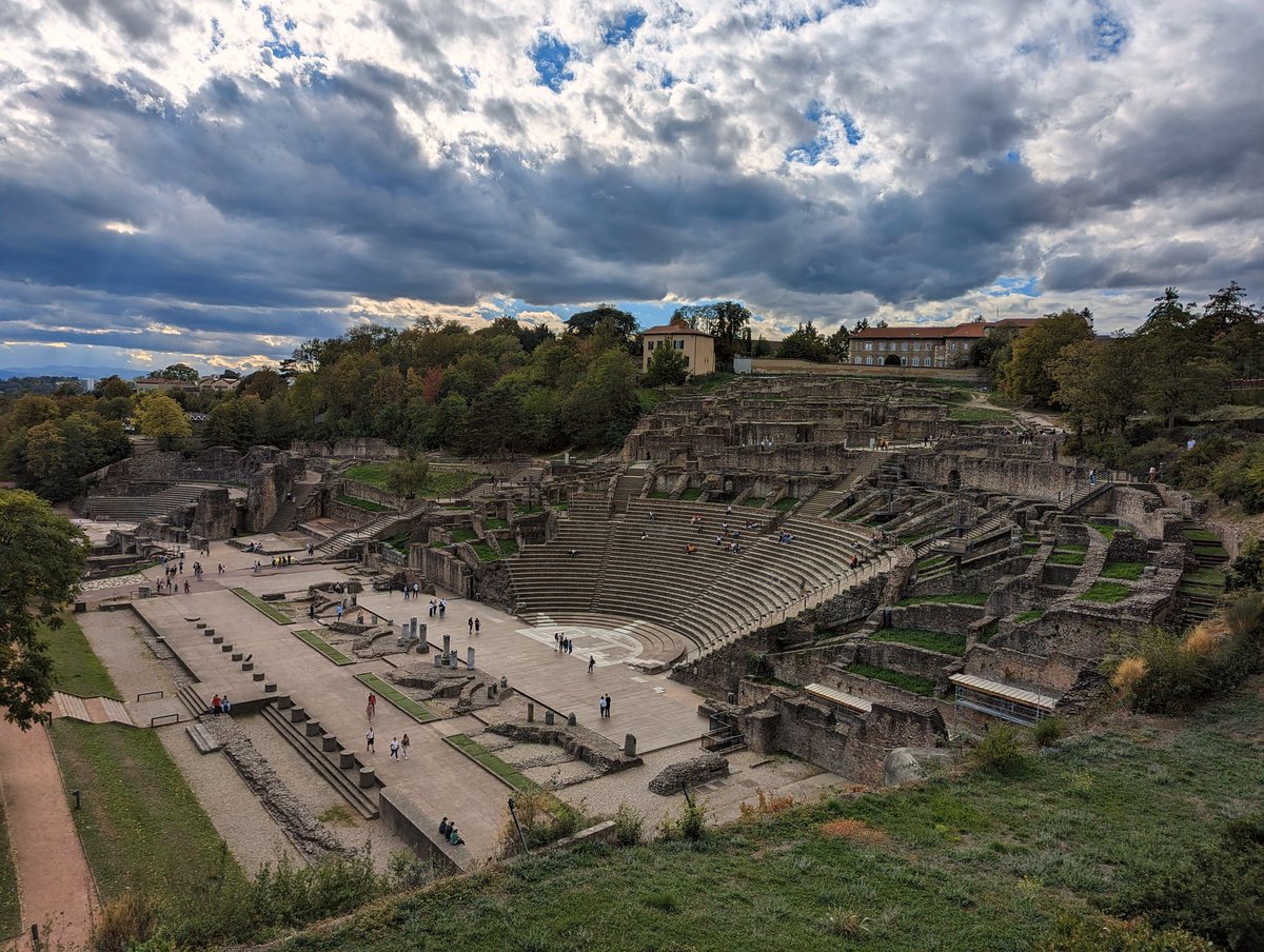 kevinckma's tweet image. On my way to the 11th European Conference on #Echinoderms that is being held in #Lyon France✌️ I will be presenting a talk and a poster! @ECOPCanada @MitacsCanada