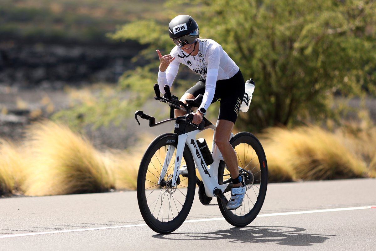 usatriathlon's tweet image. Vibes on “The Big Island” are immaculate 🌺😎🤙

#IMWC2023 | #IRONMANtri | #IgniteTheSpark