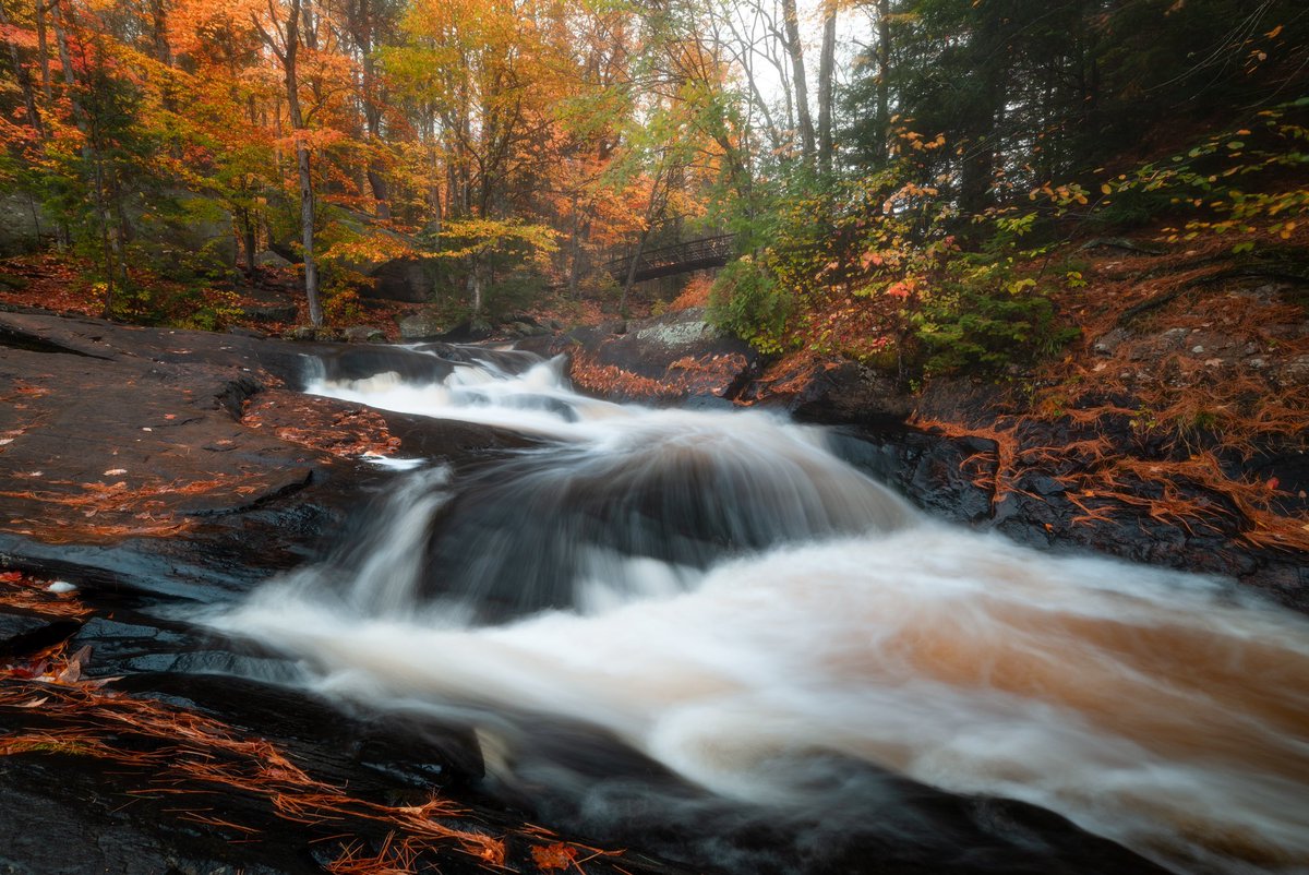 'Stubbs Falls' 🍂🍁 The breathtaking Stubbs Falls roaring through a beautiful Autumn scene in Arrowhead Provincial Park, Ontario, 🇨🇦 #ShareYourWeather