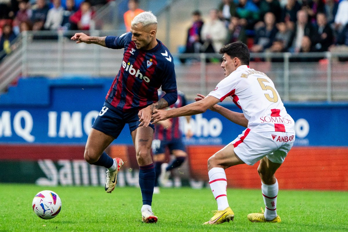 sdeibar_jp's tweet photo. ウエスカとの試合は1-1で引き分けました

#EibarHuesca | #BetiArmaginak⚔️ https://t.co/0P1q4pDS7v