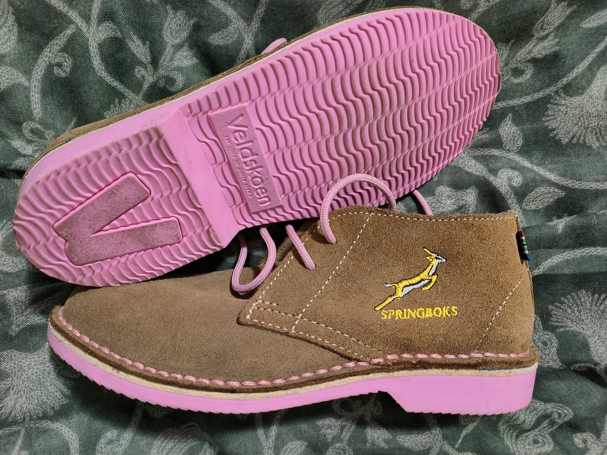 The Roaming Giraffe #Travel Writer tweet media