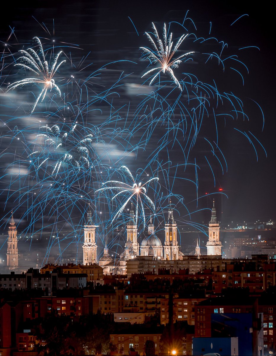 acminguell's tweet photo. Fin de fiestas. Siempre #Zaragoza https://t.co/SLIkhmFotB
