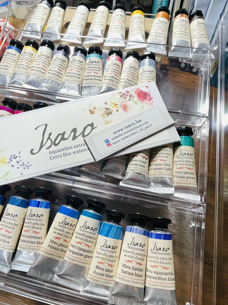 akiakihase's tweet photo. 所有している水彩絵具の中で、チューブラベルが可愛いランキング第1位のIsaro。

だいぶ色数が増えたので色見本を作ってみた。

ウルトラマリンブルー
サティーンブルー
エターナルサミット
パウダリーピンク

がお気に入り。

#Isaro
#水彩絵具
#色と戯れる https://t.co/p0U5l5cdUg