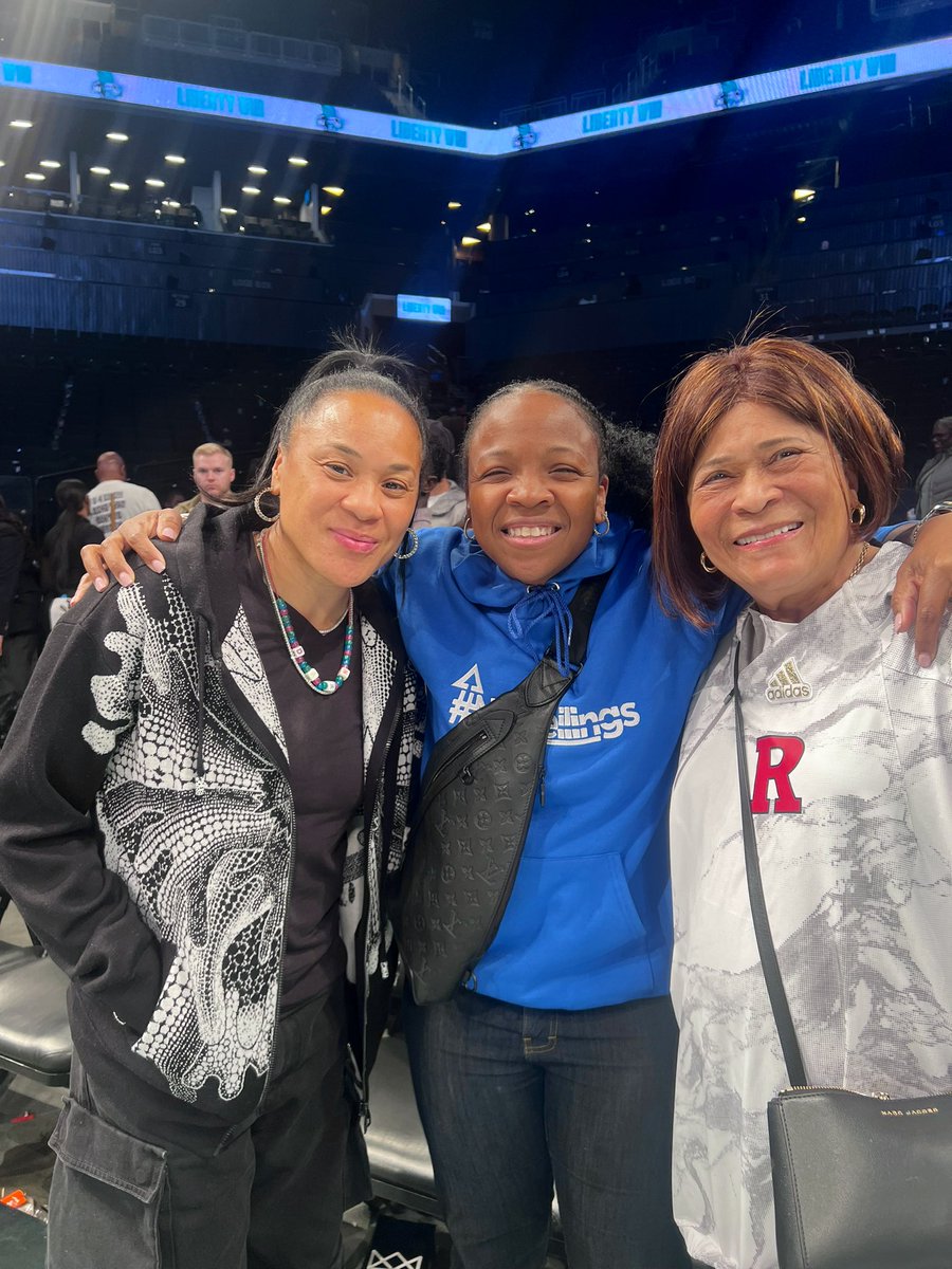 I’m framing this one! I wouldn’t have the opportunity to dream BIG if I didn’t have these two GIANTS to show me the way! 🫡  #NoCeilings