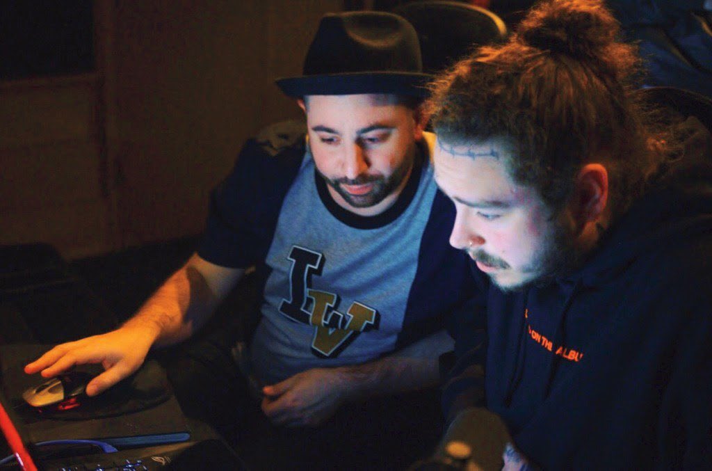 PMPostposting's tweet image. Me and my bestie planning our summer vacation with $12 combined