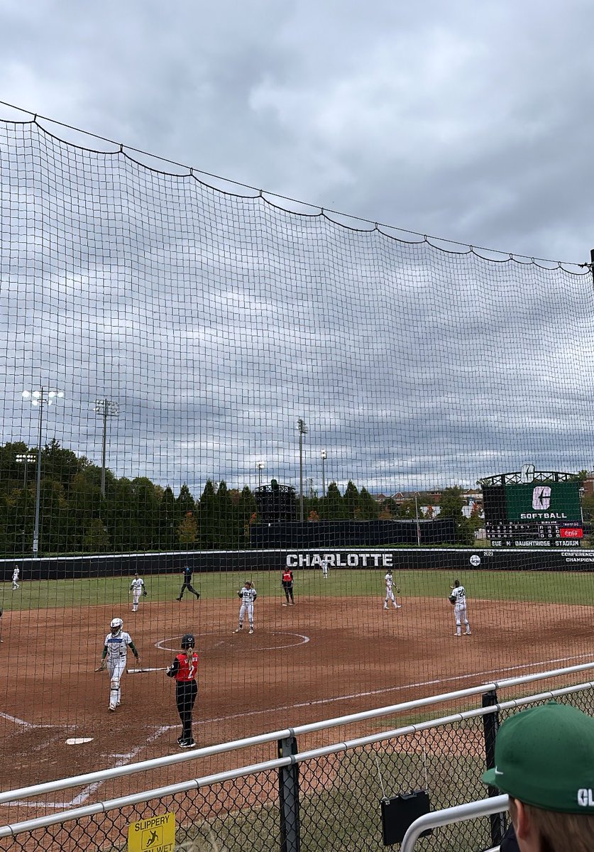 preciousbross's tweet image. Had a great time watching my future team and forever teammate play today! I’m SO SO proud of you @RaynaBlackwell! Keep doing big things girl 🫶🏽🫶🏽 #GoRay #GoDawgs  @UGASoftball @Syd_finch @A_Freeman9 @chelsw20