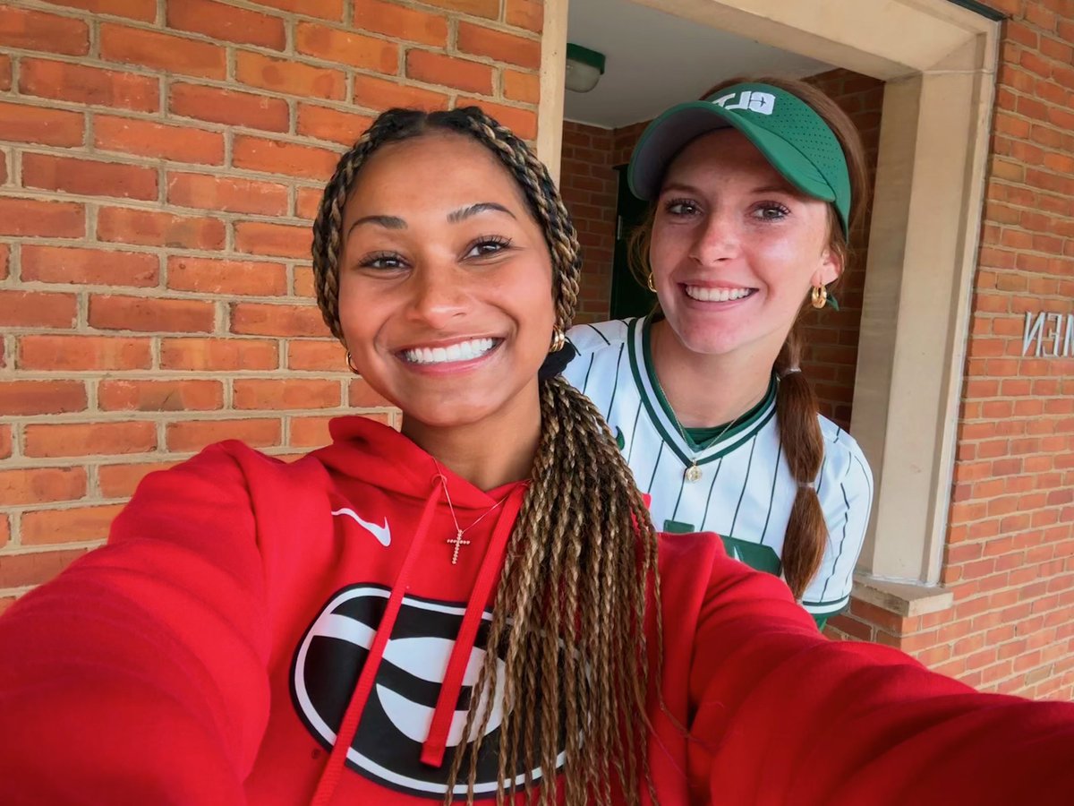 preciousbross's tweet image. Had a great time watching my future team and forever teammate play today! I’m SO SO proud of you @RaynaBlackwell! Keep doing big things girl 🫶🏽🫶🏽 #GoRay #GoDawgs  @UGASoftball @Syd_finch @A_Freeman9 @chelsw20