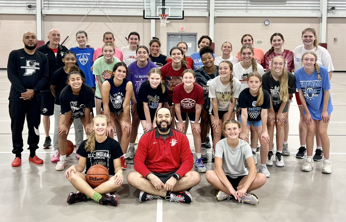 #ShowcaseBasketball #TrainingDay 

We had a great turnout for our Final 
Open Workout today!  Lots of skill 
work and shooting in the 🧪 getting 
everyone ready for School Ball 🏀 

Thank You to all the players and 
coaches for making it all happen! 

<a href="/ShowcaseMediaCo/">Indiana Showcase Girls Basketball</a> #Basketball