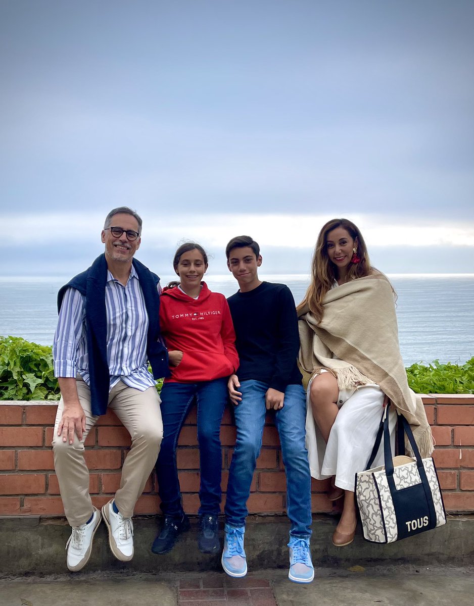 EmbSuizaPeru's tweet photo. Llegamos al Perú 🇵🇪 hace exactamente dos años y esperamos quedarnos por lo menos dos más; la verdad es que nos encanta este país 🤩 y el trabajo de Suiza 🇨🇭acá. https://t.co/bJJaUjf4qq